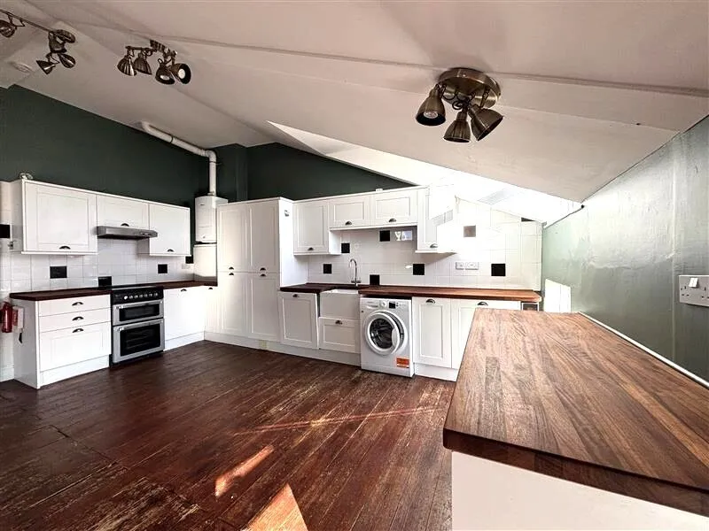 Warden Hill Road, GL51, photo 13