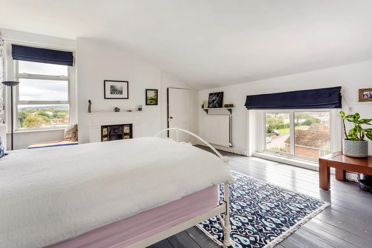 Warden Hill Road, GL51, photo 6