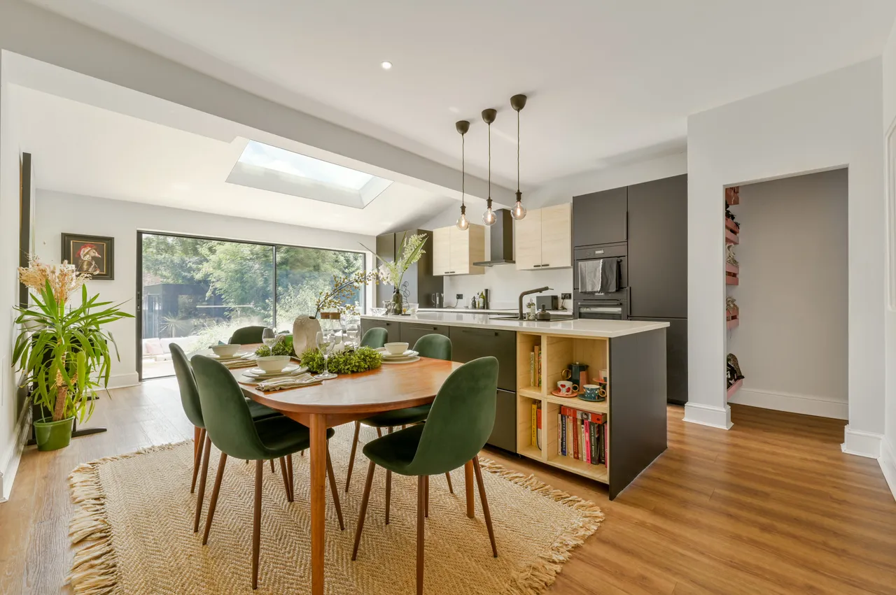 57 Chandos Avenue, London, photo 2