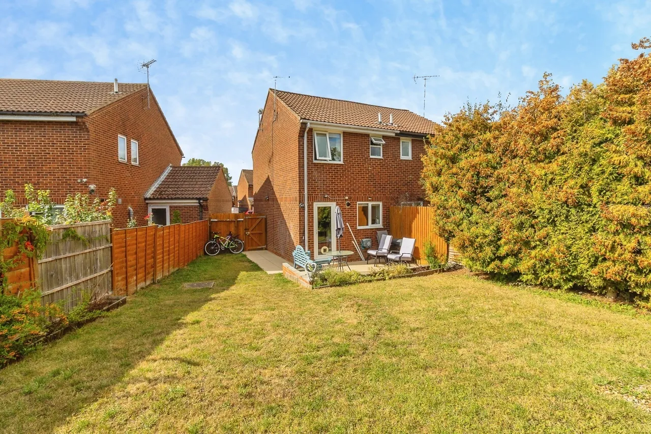 Perracombe, Furzton, Milton Keynes, Buckinghamshire, MK4, photo 2