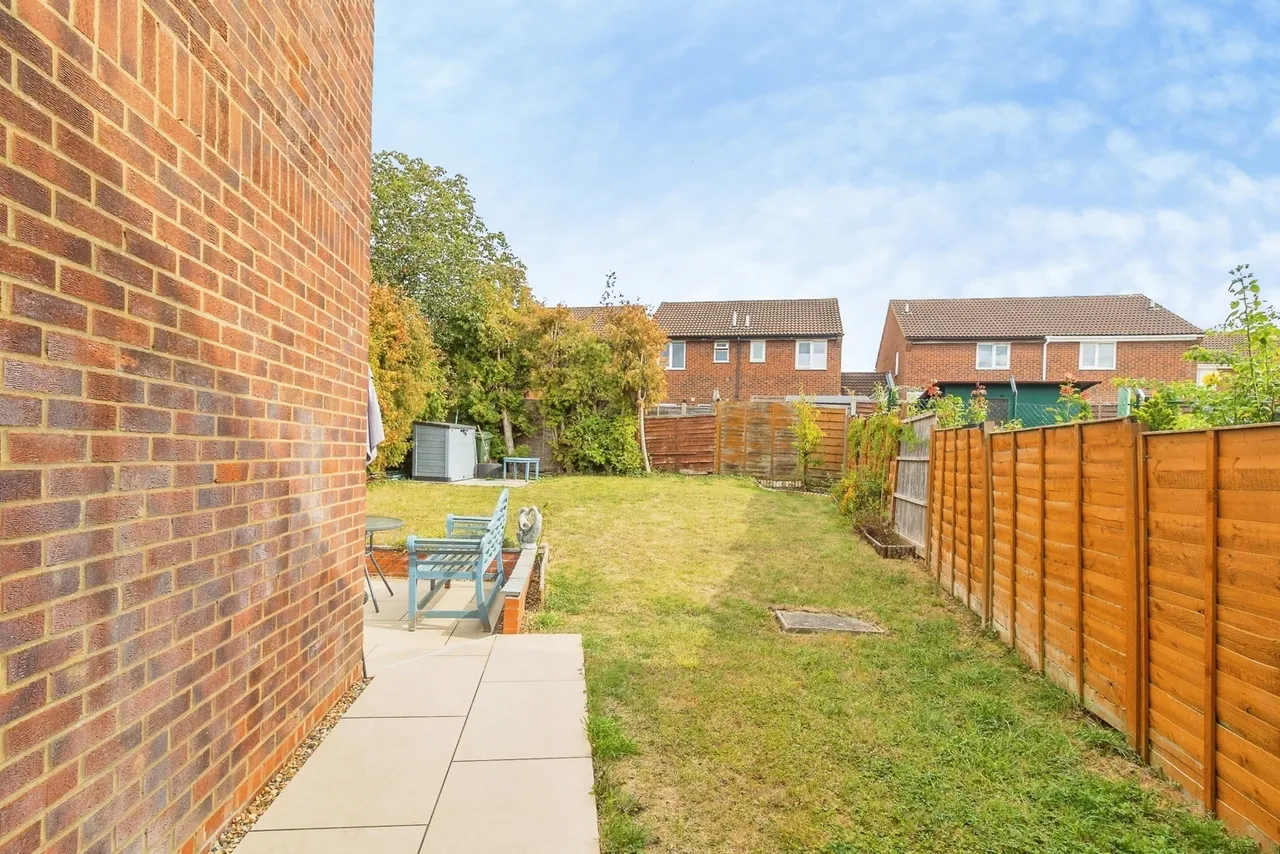 Perracombe, Furzton, Milton Keynes, Buckinghamshire, MK4, photo 17