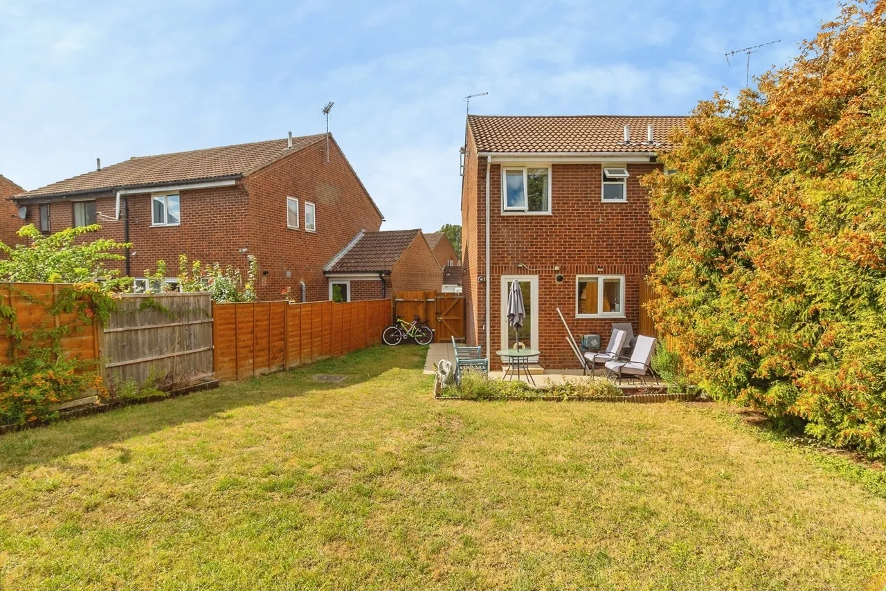Perracombe, Furzton, Milton Keynes, Buckinghamshire, MK4, photo 18