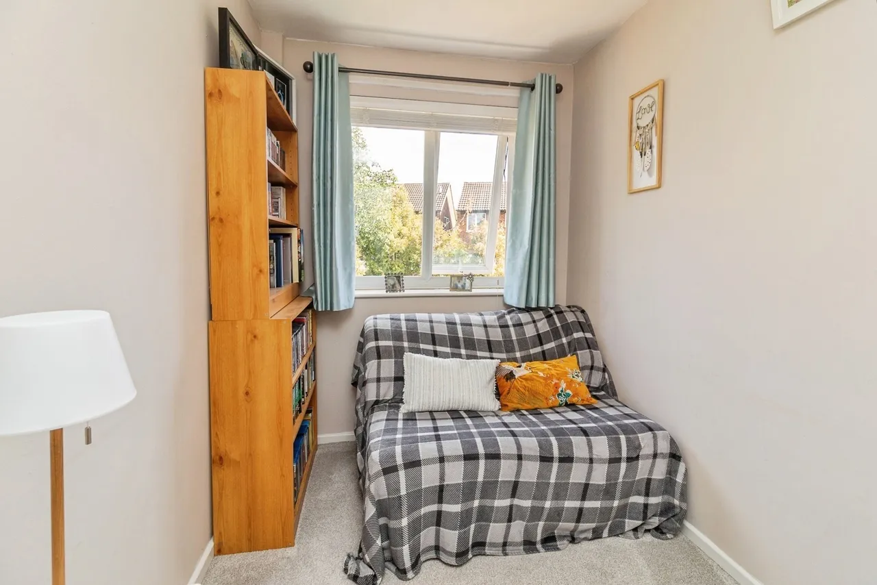 Perracombe, Furzton, Milton Keynes, Buckinghamshire, MK4, photo 12