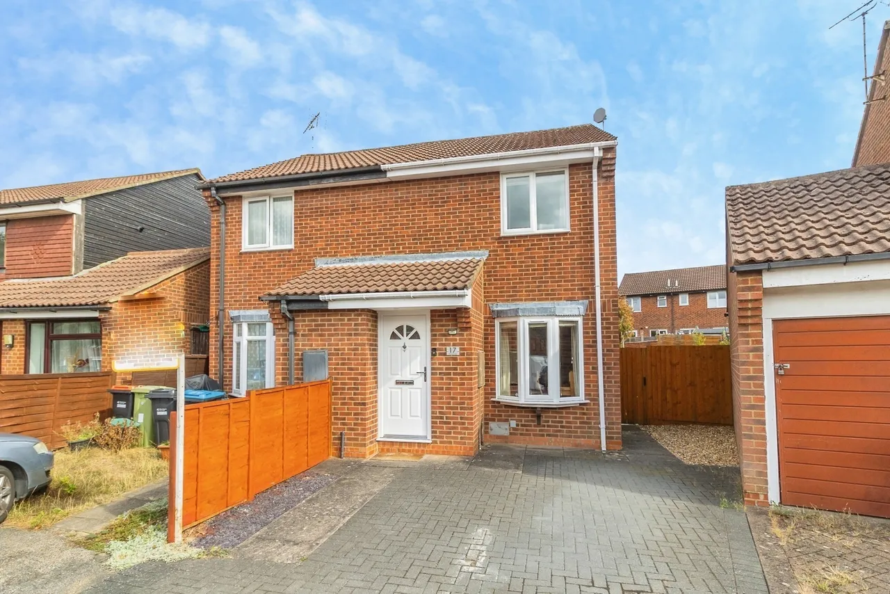 2 bed house for sale — Perracombe, Furzton, Milton Keynes, Buckinghamshire, MK4