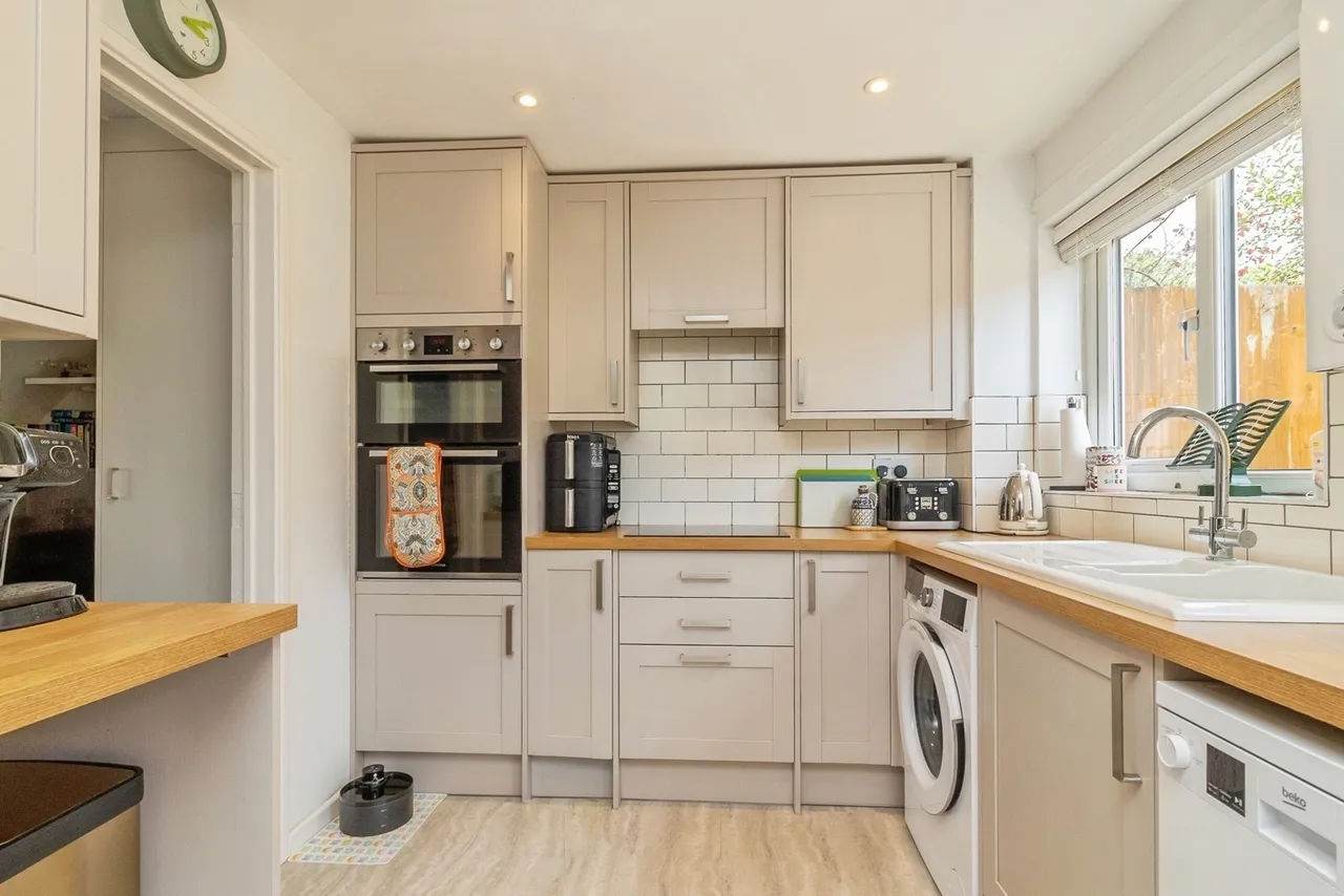 Perracombe, Furzton, Milton Keynes, Buckinghamshire, MK4, photo 3