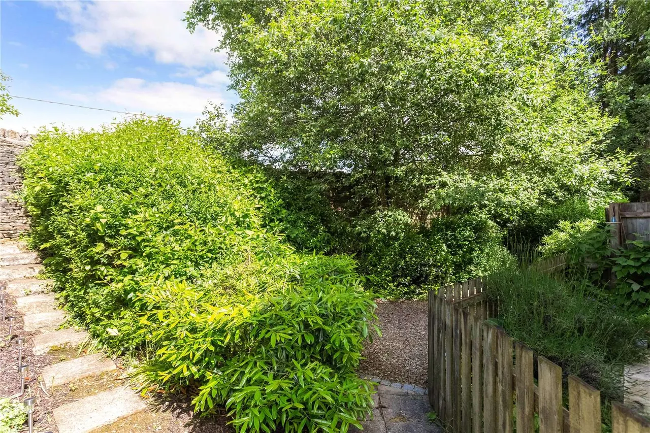 Webbs Court, Northleach, Nr Cirencester, Gloucestershire, GL54 3LR, photo 9