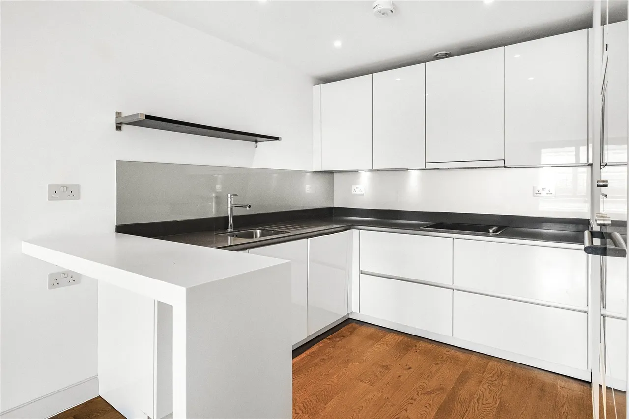 2 bed flat to rent, Leonard Street, Shoreditch, EC2A