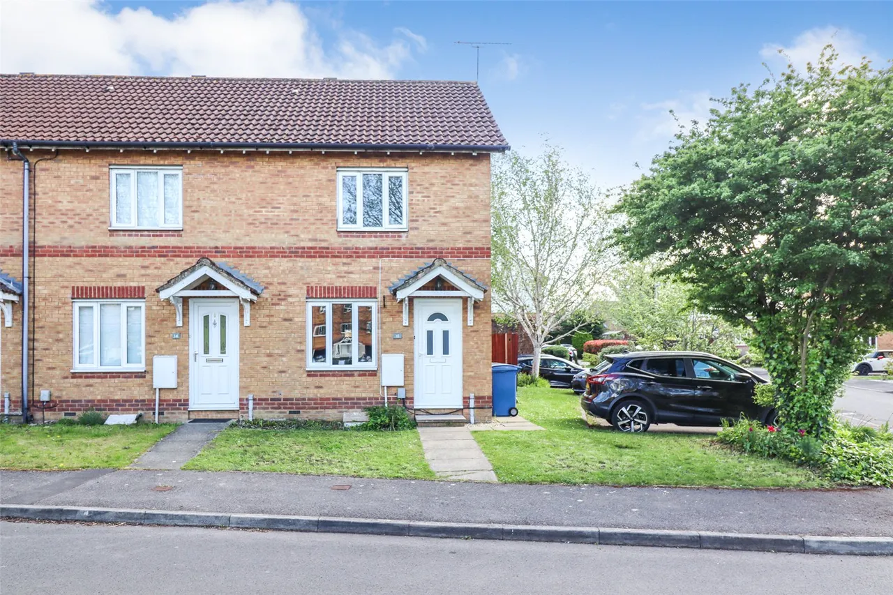 2 bed house for sale, Lime Drive, Fleet, GU51