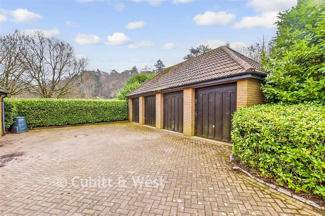 Harrowlands Park, Dorking, RH4, photo 15