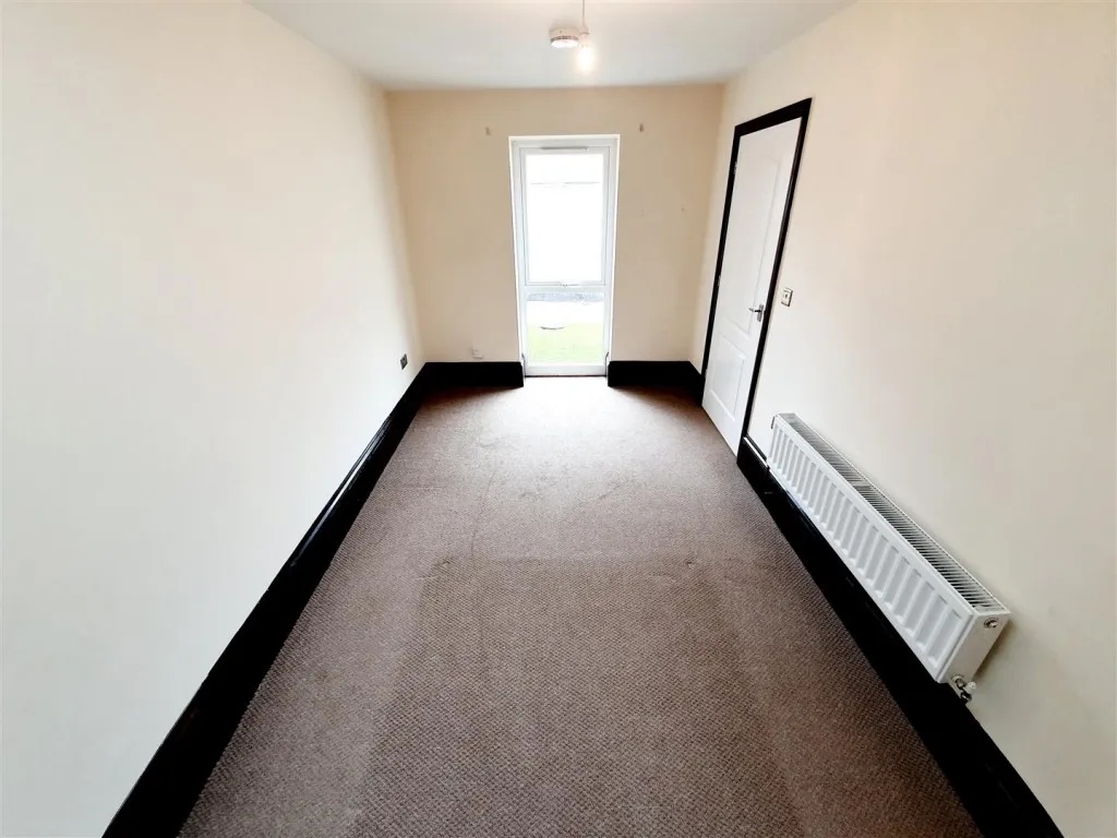 Club Street, Kettering, photo 5