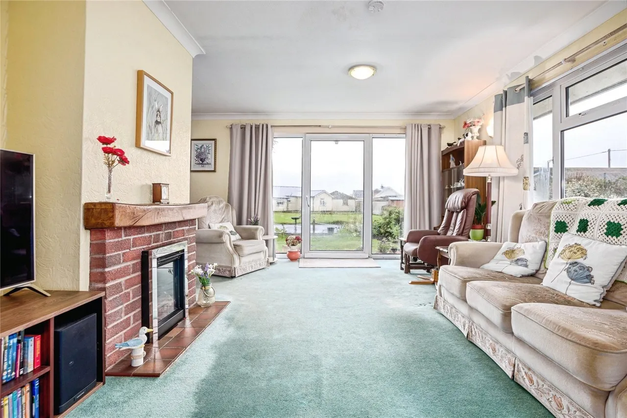 Renfrew Drive, Ynyslas, SY24, photo 10