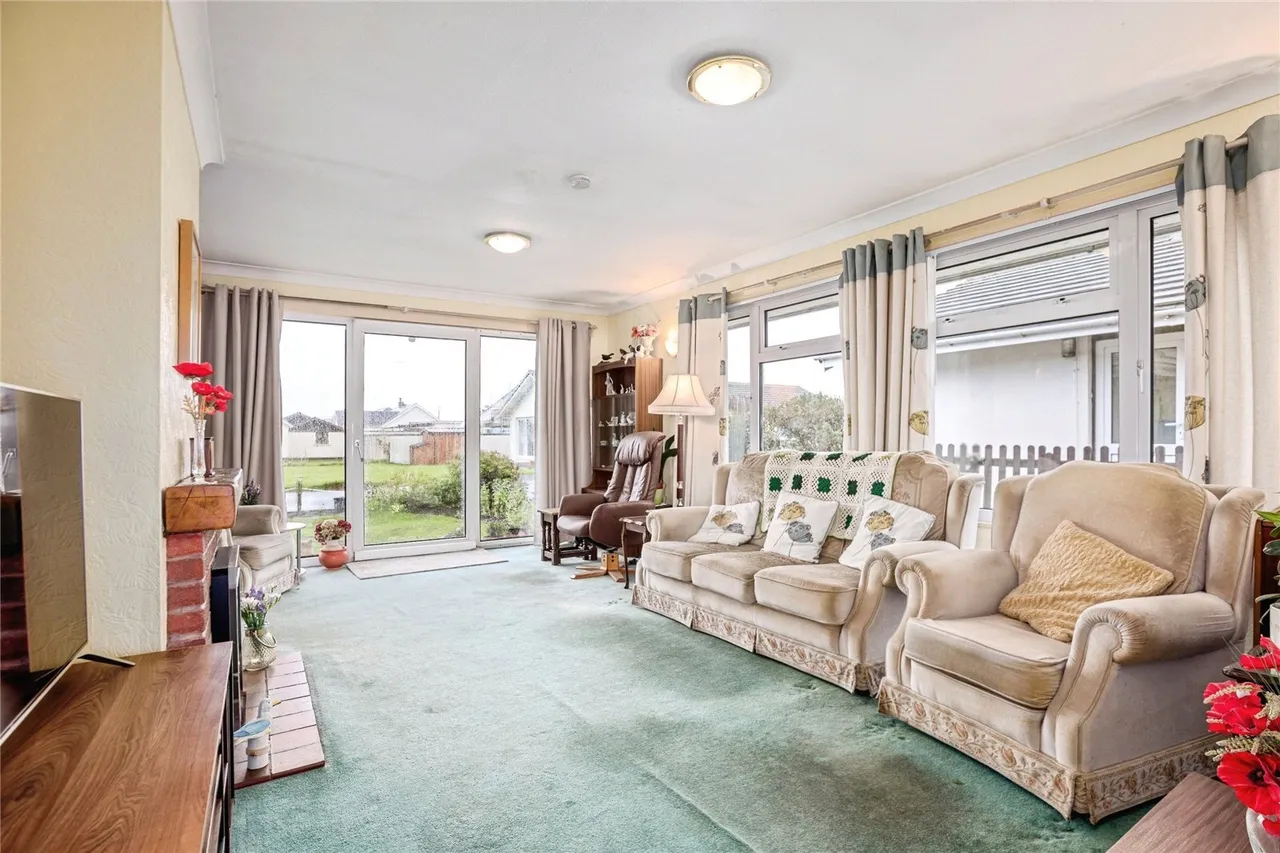 Renfrew Drive, Ynyslas, SY24, photo 2