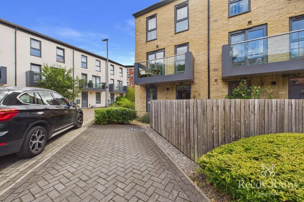 Carnforth Avenue, Wakefield, West Yorkshire, WF1, photo 10