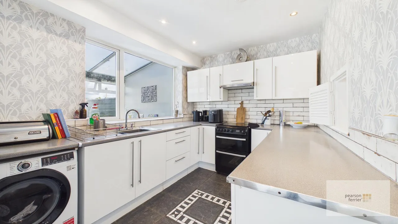 Lindrick Avenue, Whitefield, Manchester, M45 7GE, photo 6