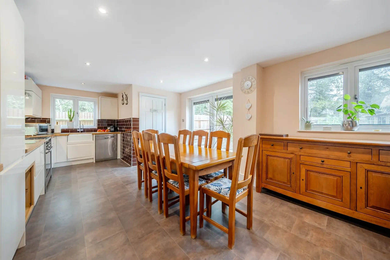 Somersby Crescent, Maidenhead, photo 4