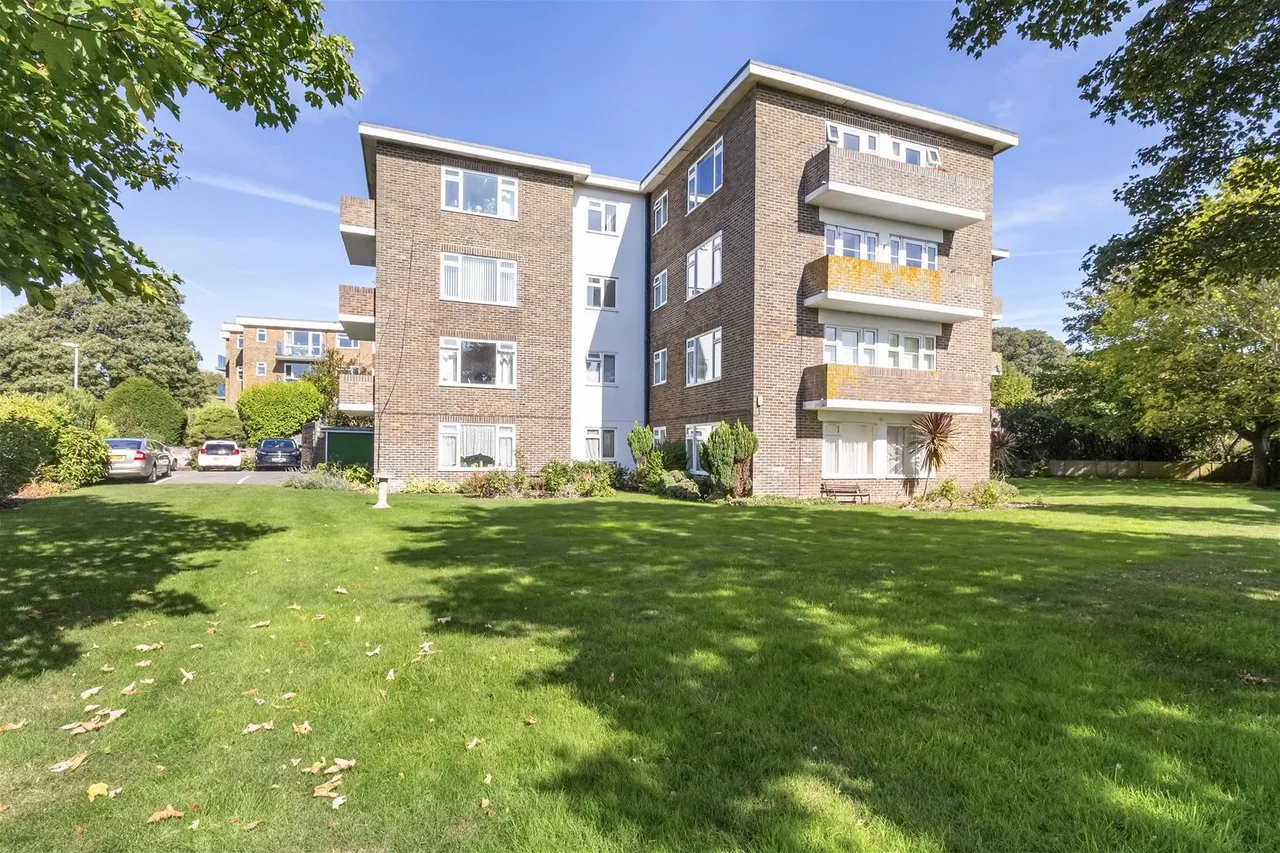 2 bed flat for sale, Wordsworth Road, Worthing