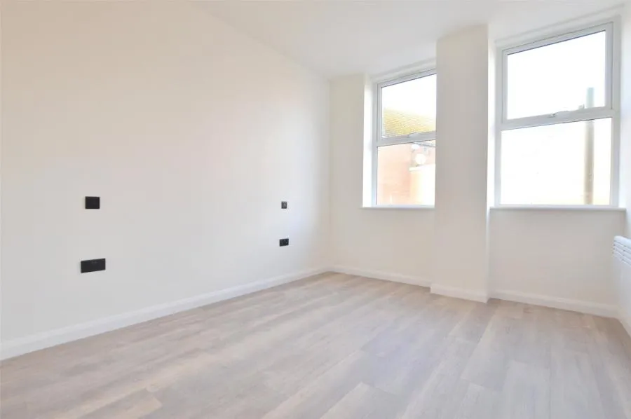 London Road, Redhill, RH1, photo 2