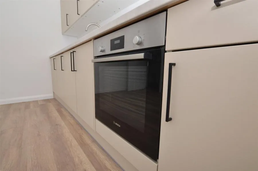 London Road, Redhill, RH1, photo 12
