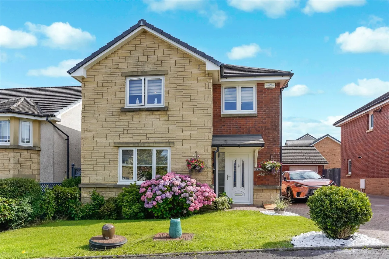 4 bed house for sale — Balta Crescent, Cambuslang, Lanarkshire, G72