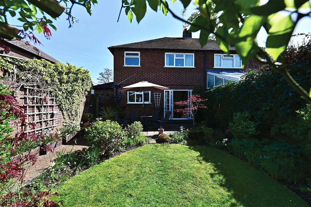 Greenways, Fleet, Hampshire, GU52 7XF, photo 14