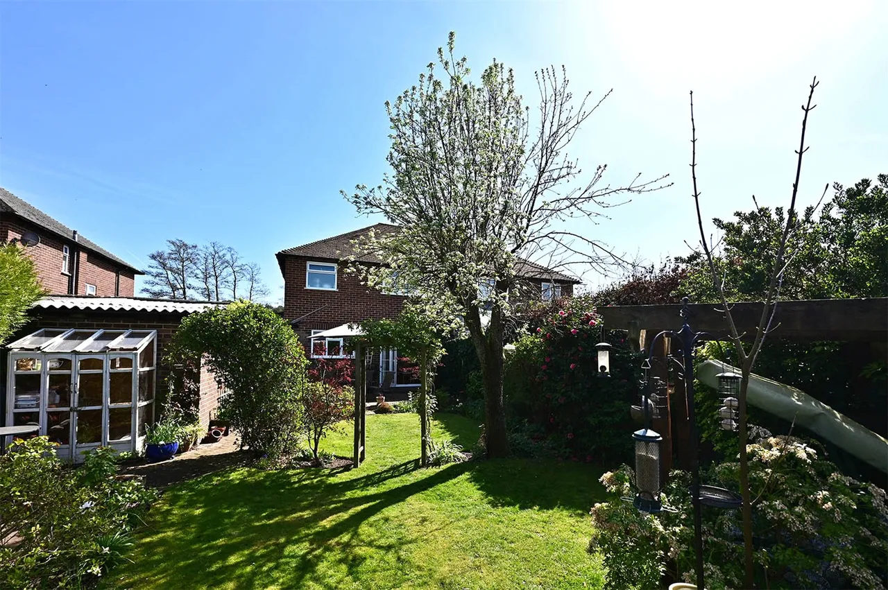 Greenways, Fleet, Hampshire, GU52 7XF, photo 6