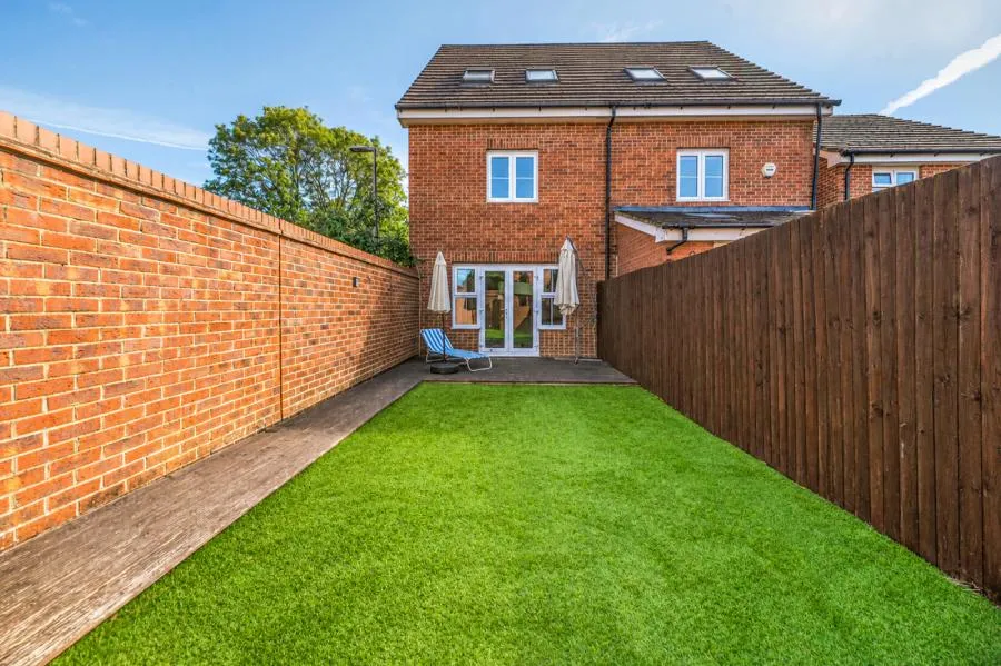 Urquhart Road, Thatcham, RG19, photo 10