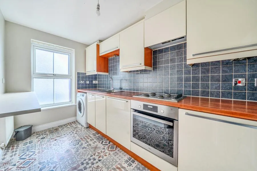 Urquhart Road, Thatcham, RG19, photo 2