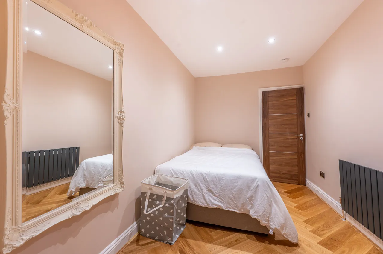 Flat 1, 42 Clanricarde Gardens, London, photo 6