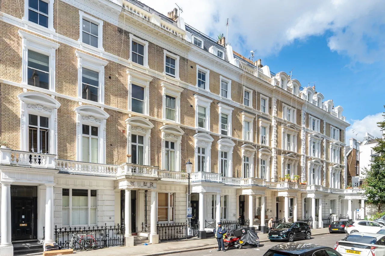 2 bed flat for sale — Flat 1, 42 Clanricarde Gardens, London