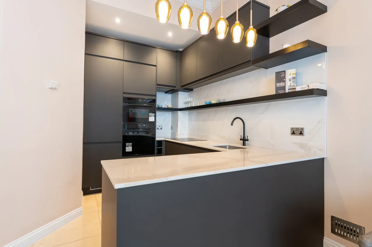 Flat 1, 42 Clanricarde Gardens, London, photo 3