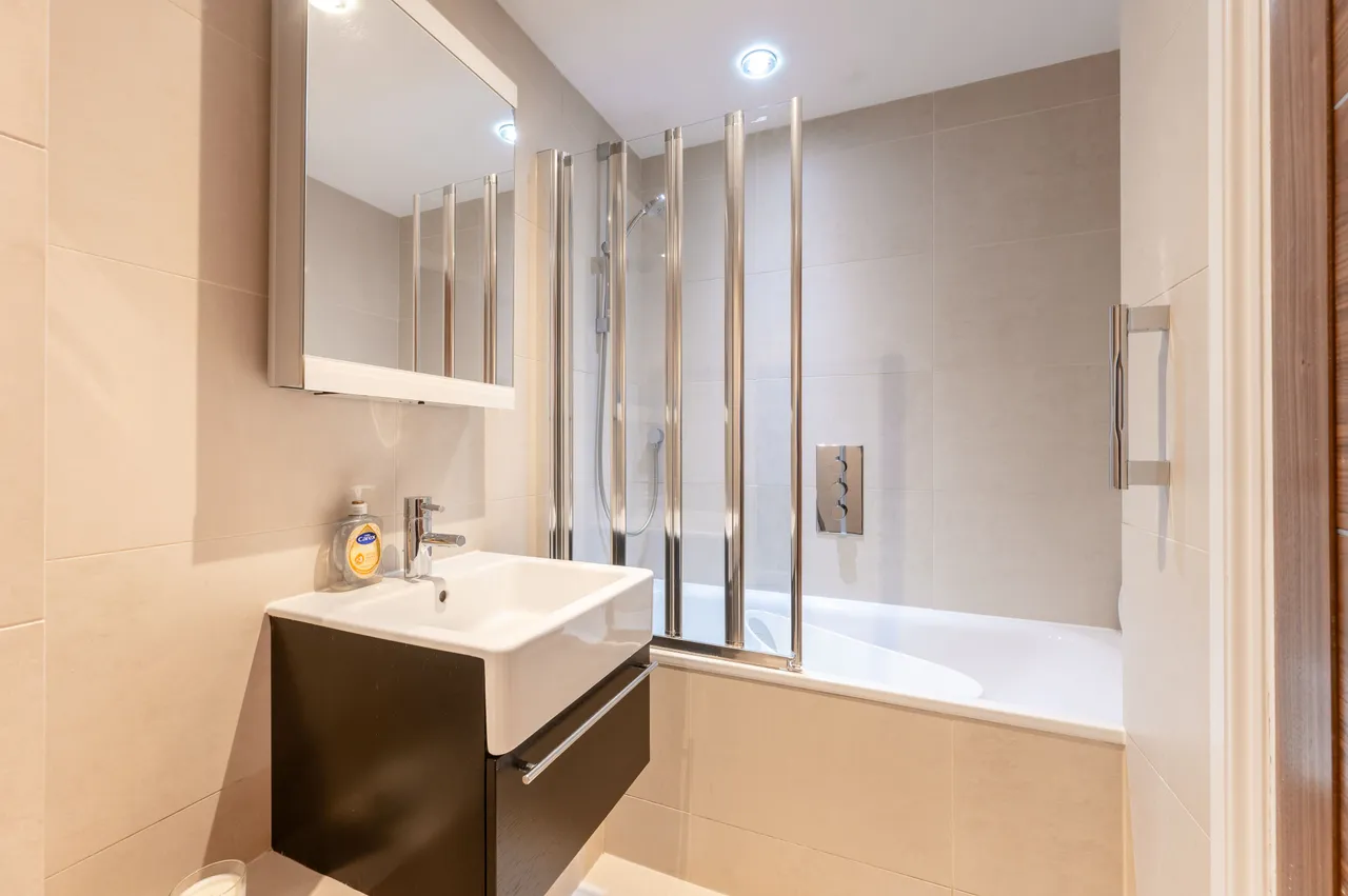 Flat 1, 42 Clanricarde Gardens, London, photo 11