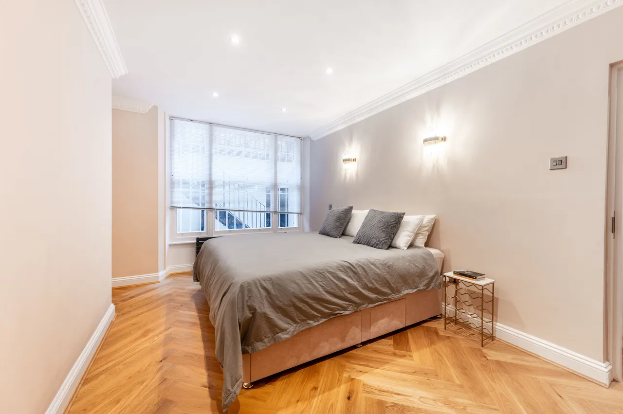 Flat 1, 42 Clanricarde Gardens, London, photo 5