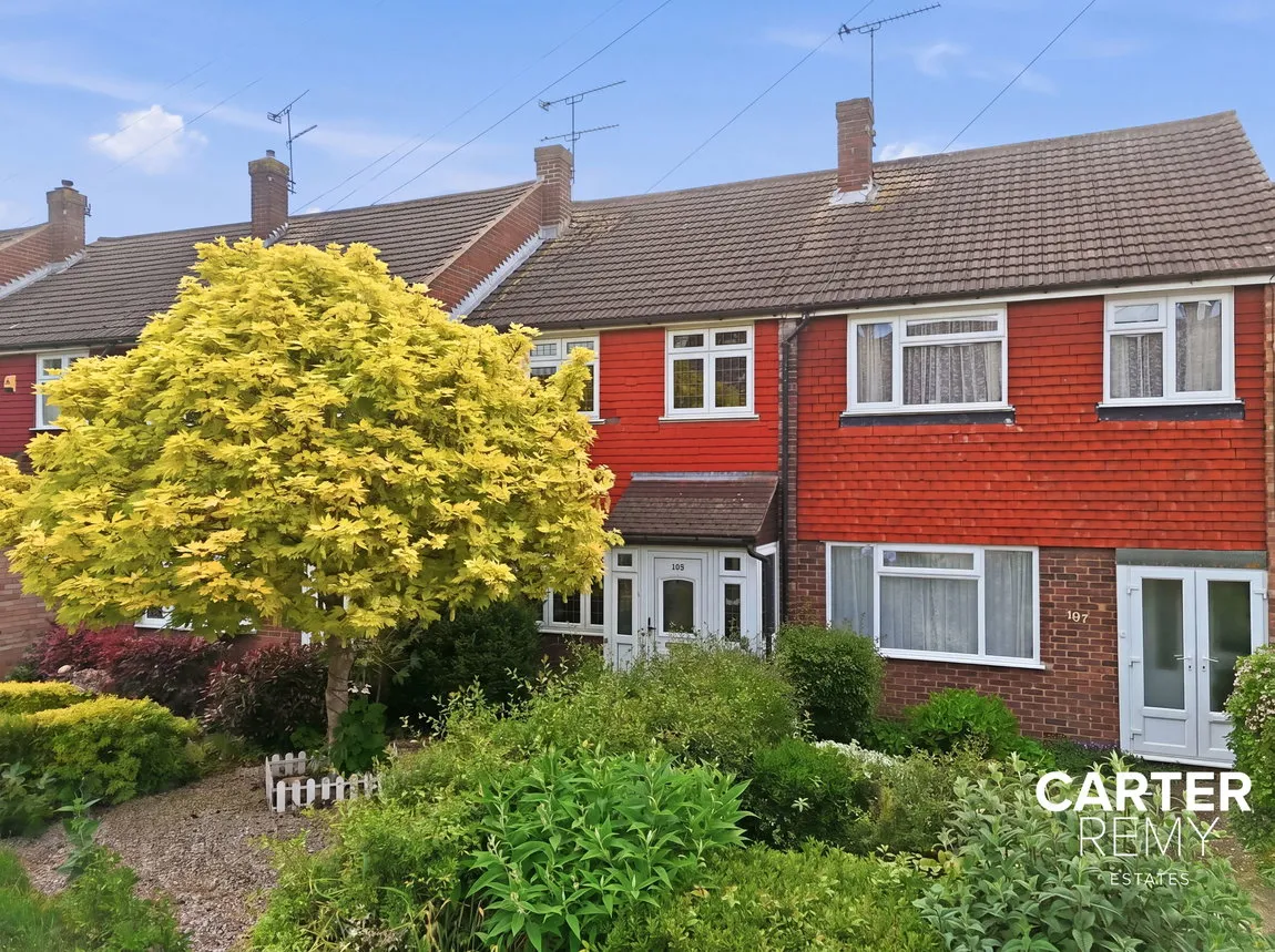 4 bed house for sale — Larkswood Road, Corringham, Stanford-le-hope, SS17 9DD