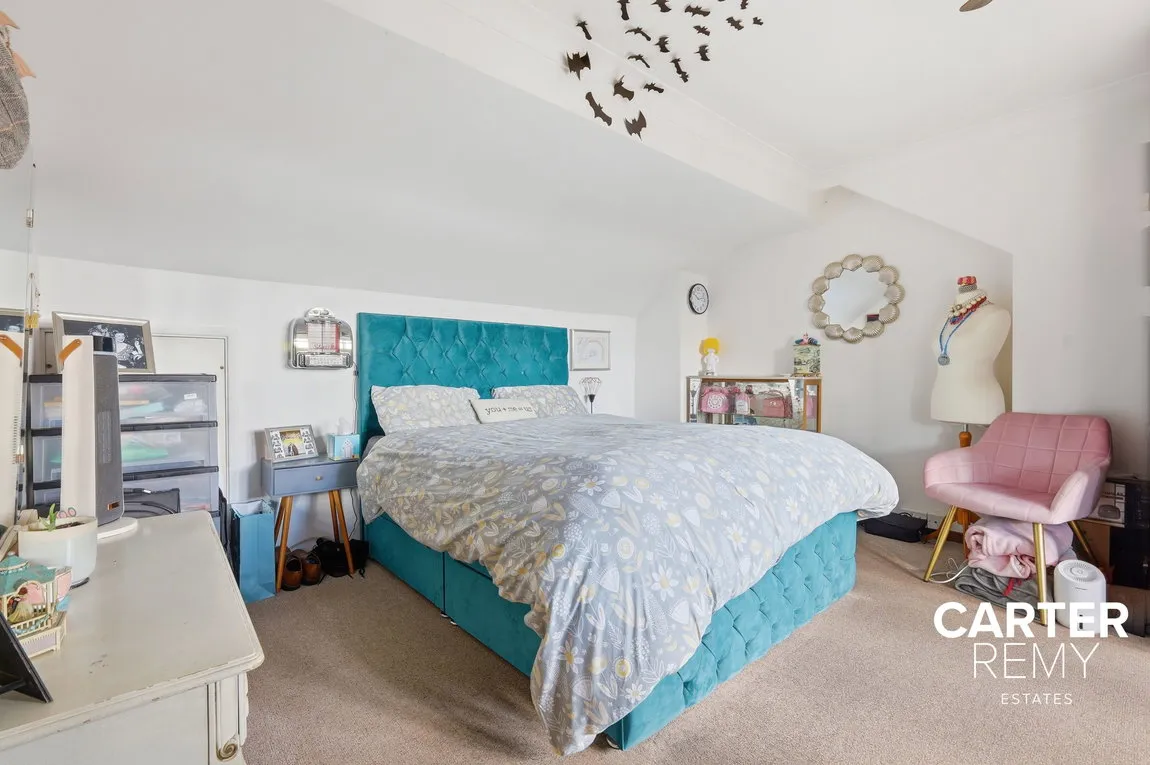 Larkswood Road, Corringham, Stanford-le-hope, SS17 9DD, photo 12