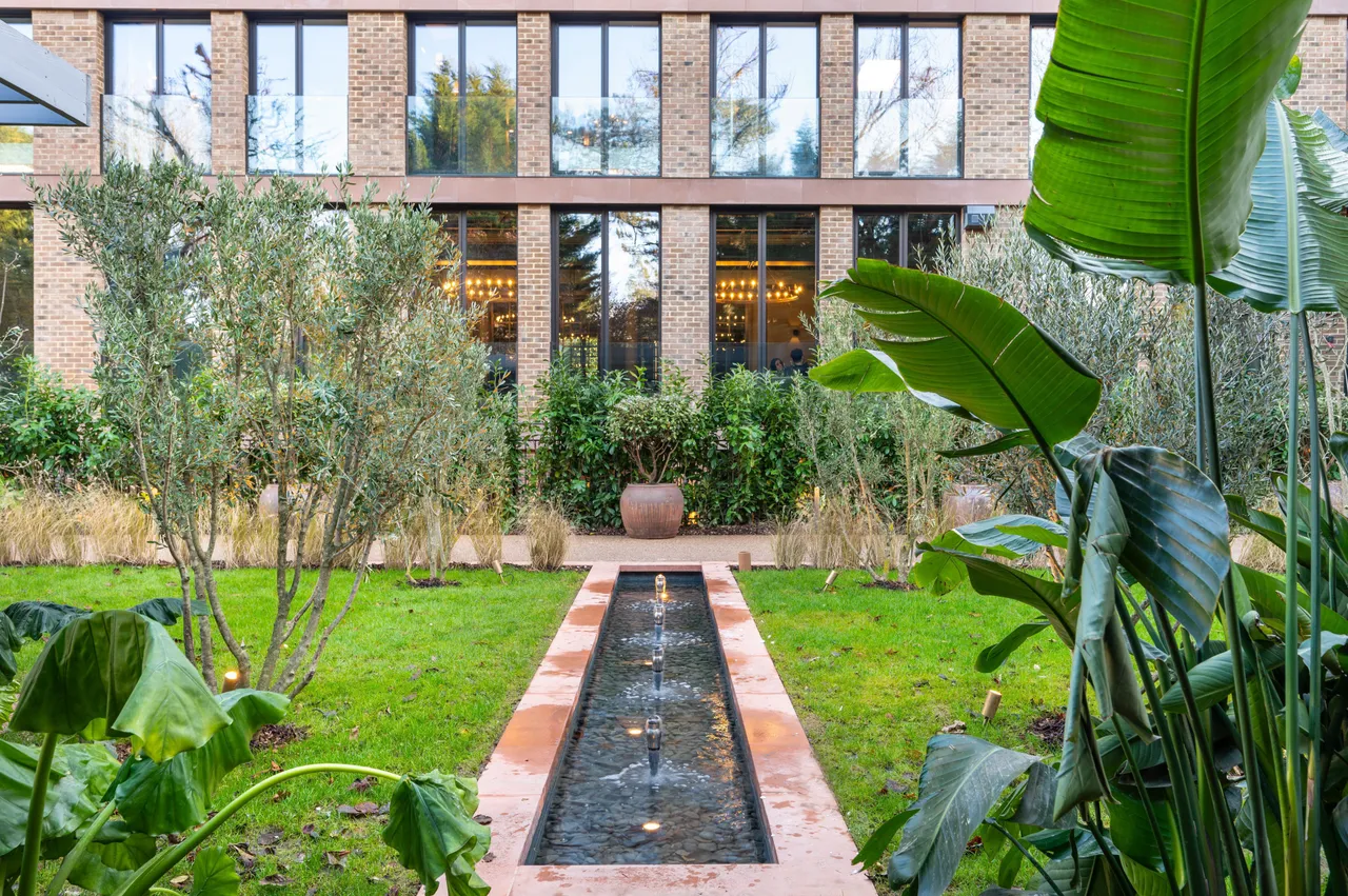 Flat 010, Dandi Brondesbury, 233 Willesden Lane, London, photo 8