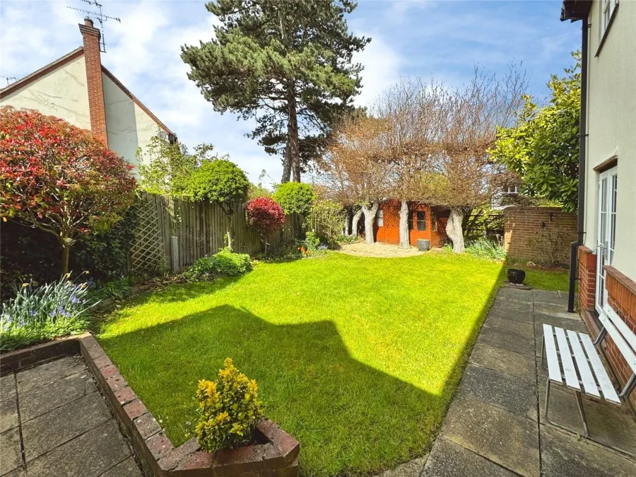 with 3 bedrooms in Harlow, CM17, photo 8