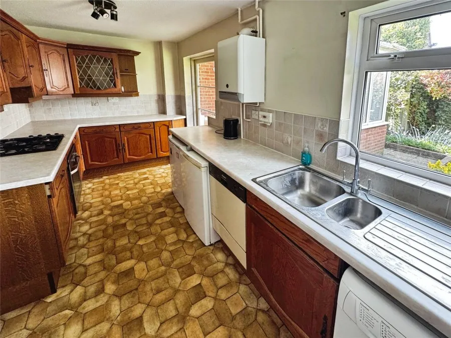 with 3 bedrooms in Harlow, CM17, photo 14