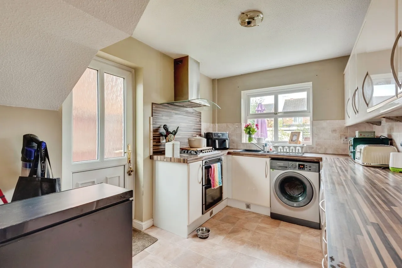Chisledon Close, St. Helens, WA11, photo 14