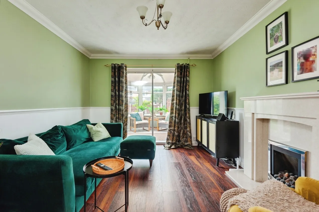 Chisledon Close, St. Helens, WA11, photo 17
