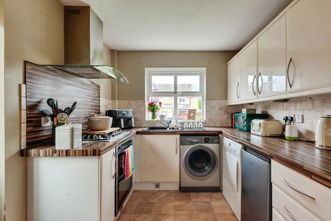 Chisledon Close, St. Helens, WA11, photo 15