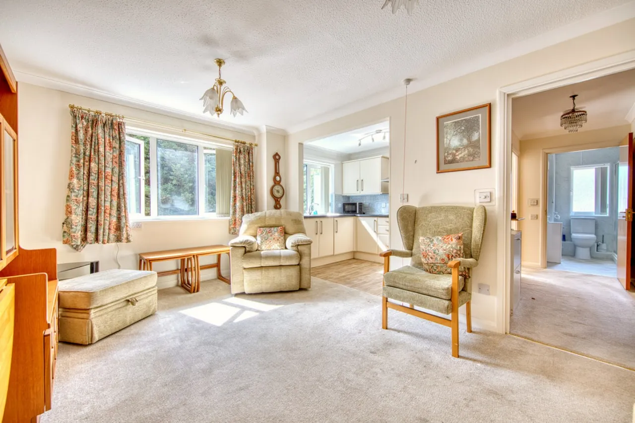 Westminster Court, Wanstead, photo 6