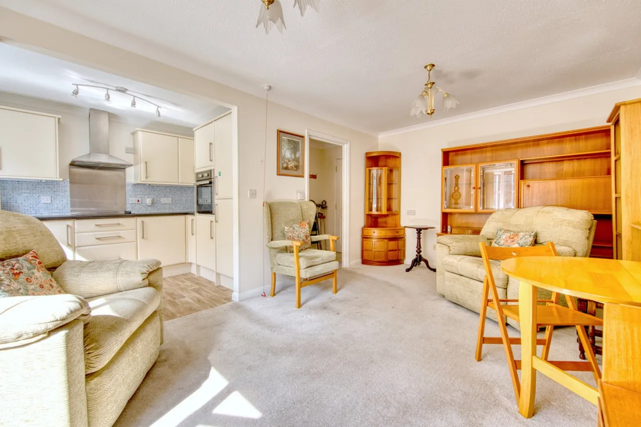 Westminster Court, Wanstead, photo 7