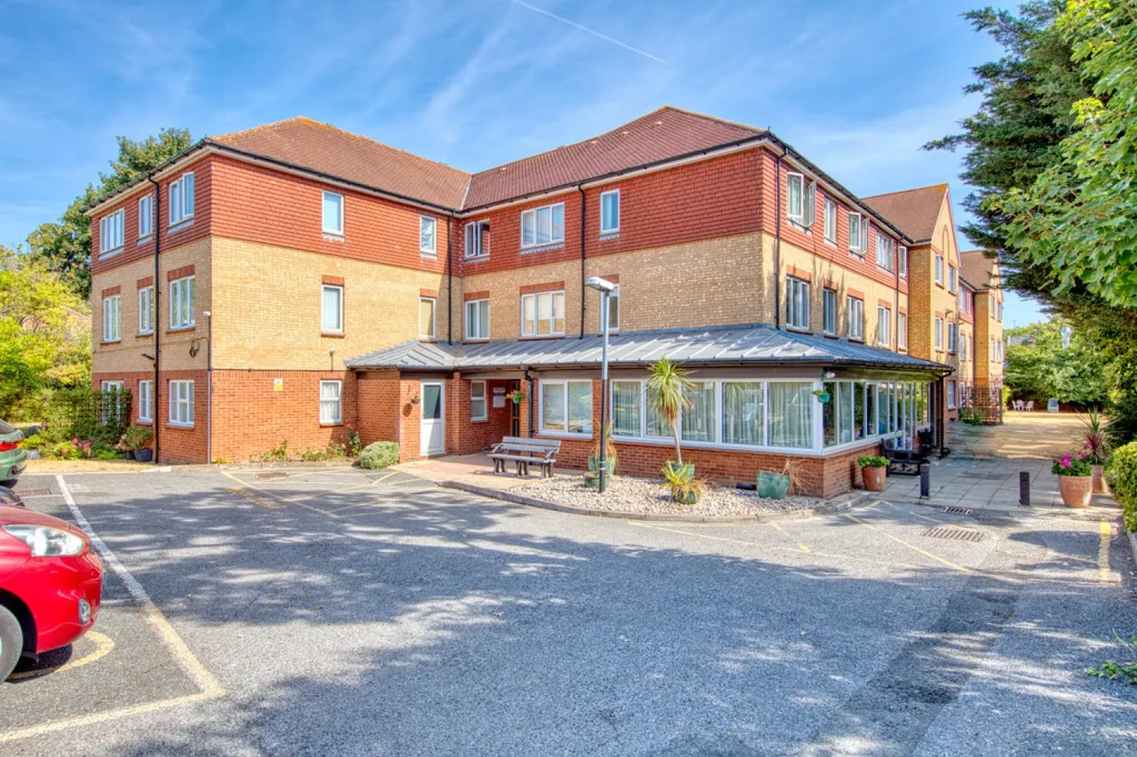 Westminster Court, Wanstead, photo 12