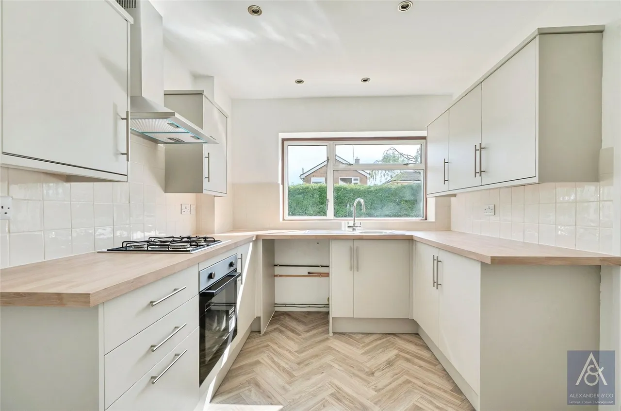 Manor Park, Maids Moreton, Buckingham, Buckinghamshire, MK18, photo 2