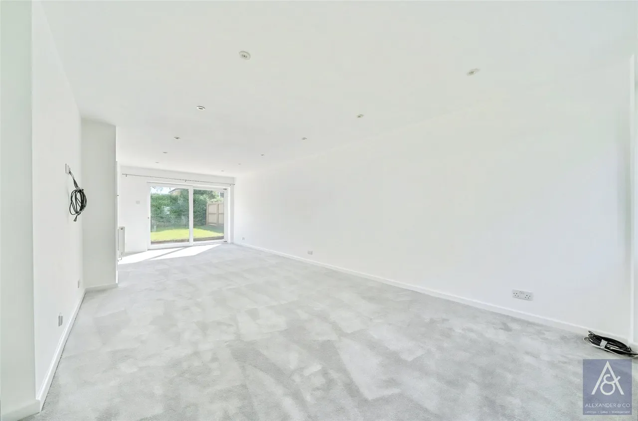 Manor Park, Maids Moreton, Buckingham, Buckinghamshire, MK18, photo 3