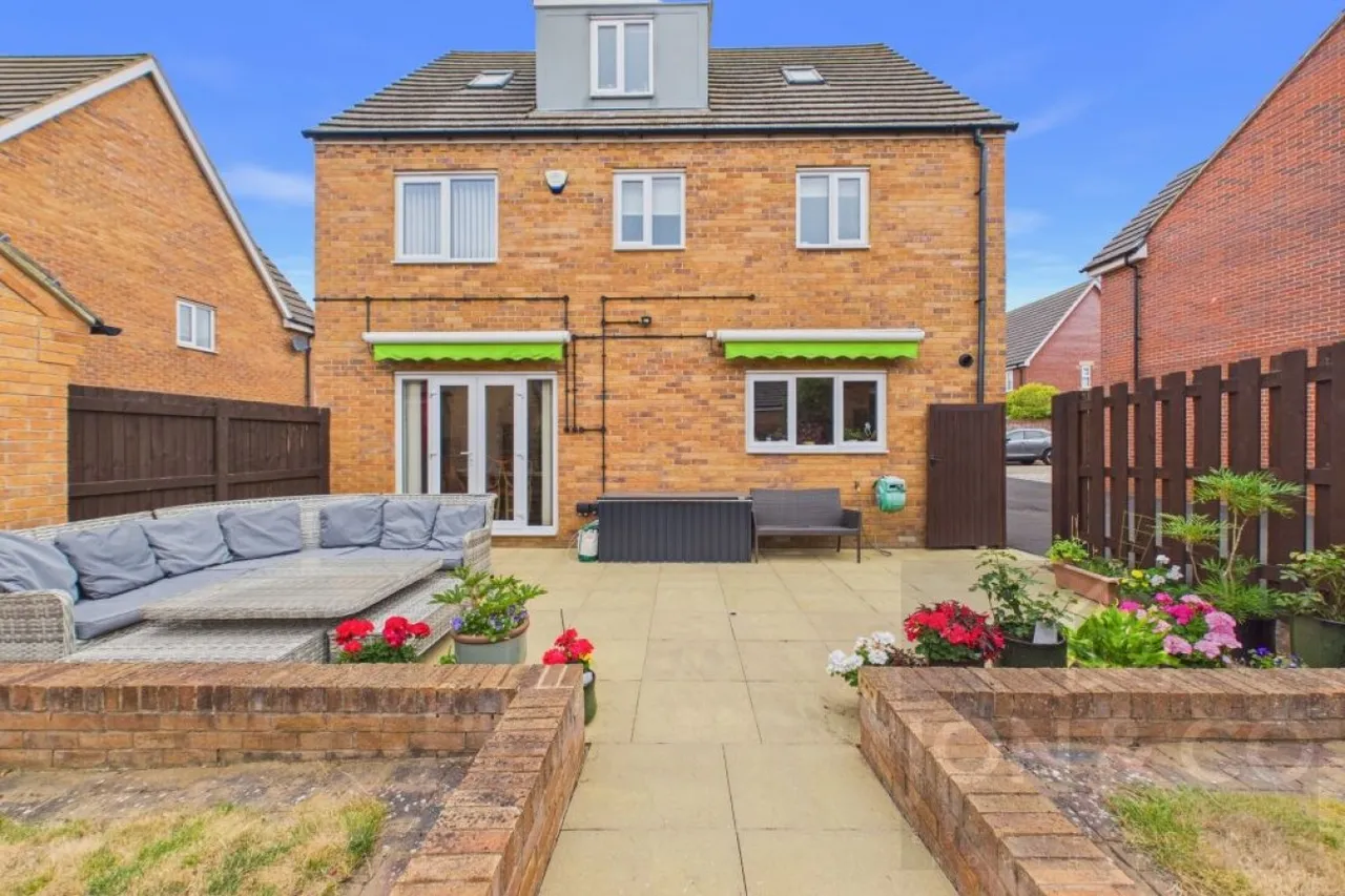 Spinney Close, Moulton, NN3, photo 28