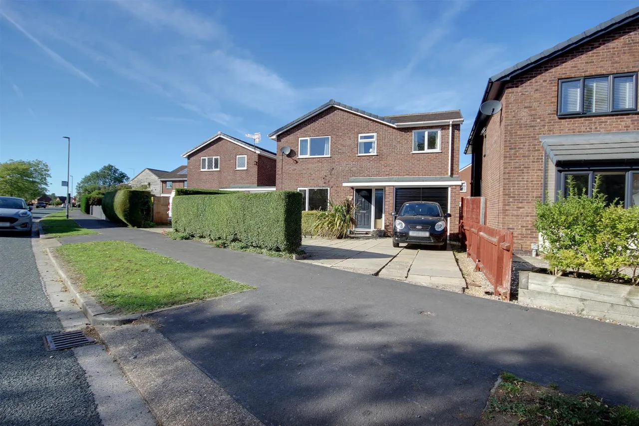 4 bed house for sale, Copandale Road, Beverley