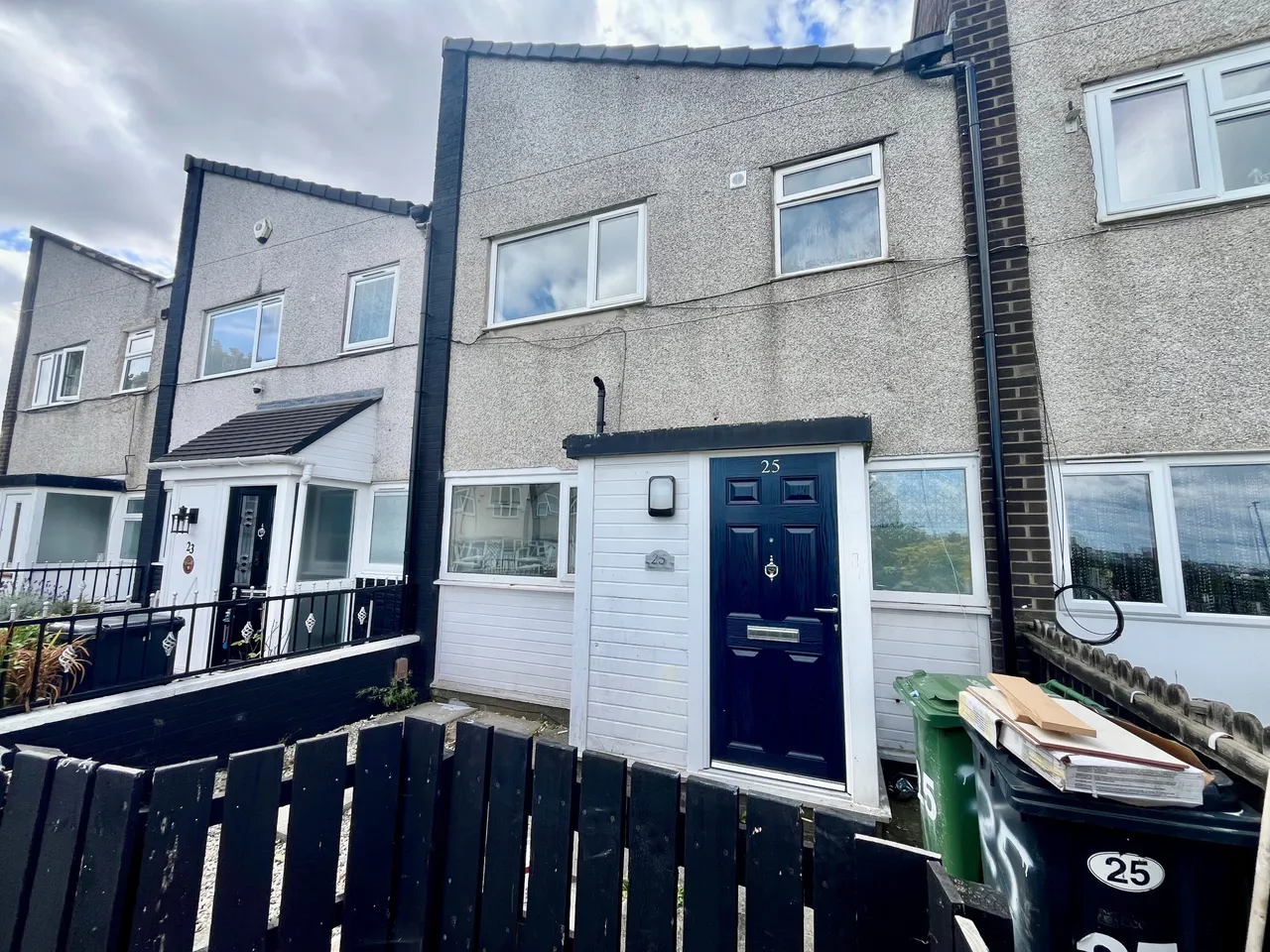3 bed house to rent — Dulverton Place, LEEDS