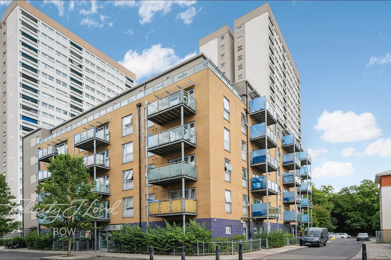 2 bed flat for sale, Merchant Street, London