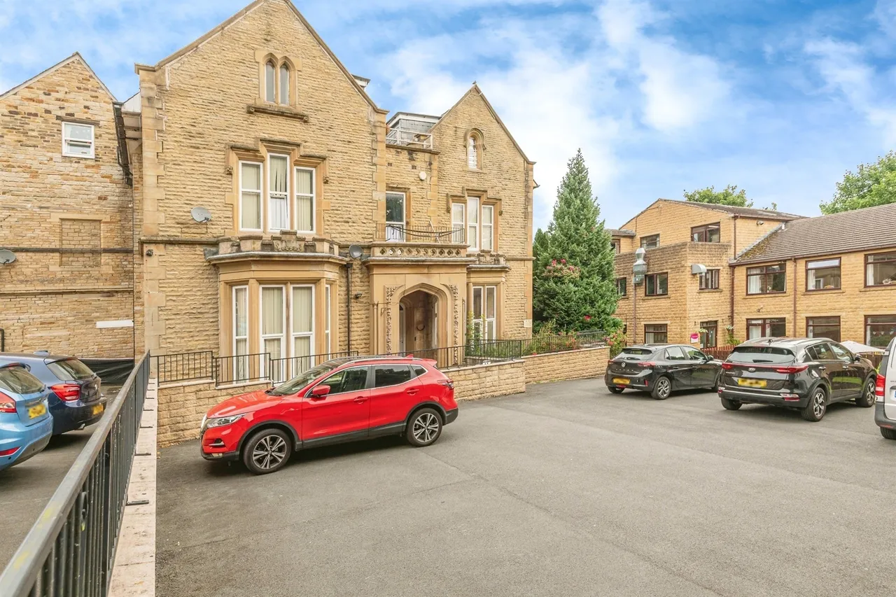 Redwing Crescent, Milnsbridge, Huddersfield, photo 8